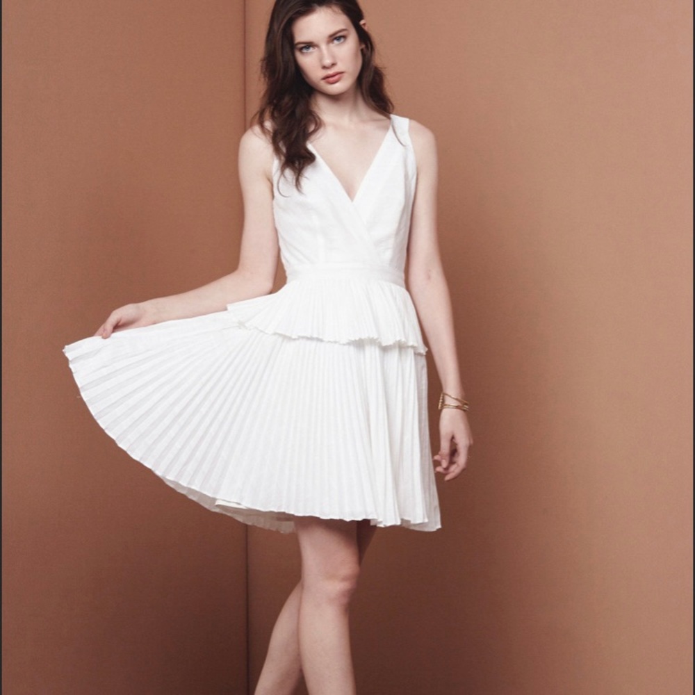 Cosette Bianca Dress 100% cotton white pleated preppy peplum Size 0